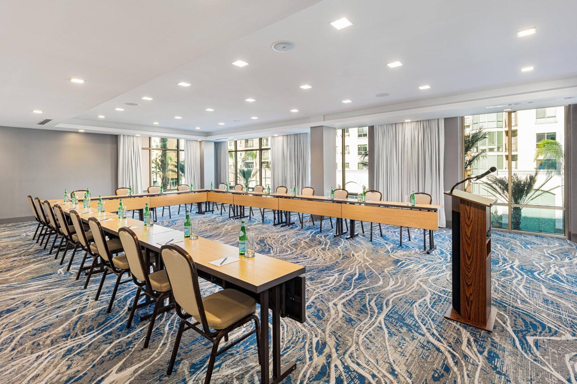 Courtyard By Marriott Los Angeles Monterey Park Esterno foto