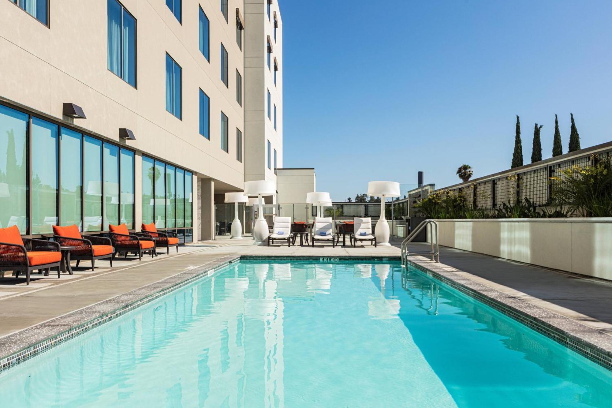 Courtyard By Marriott Los Angeles Monterey Park Esterno foto